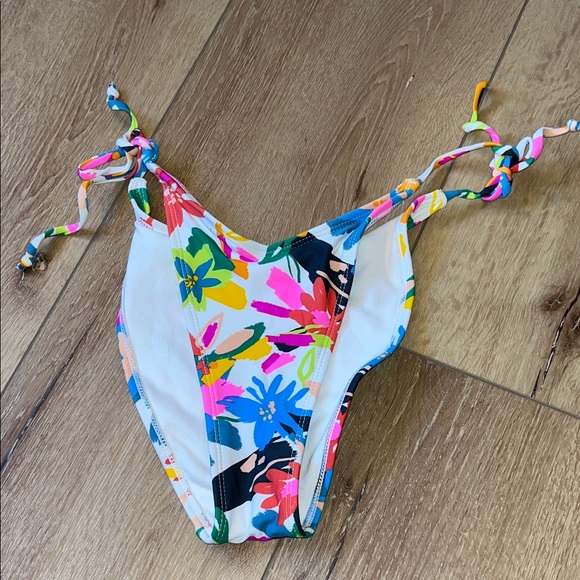 Xhilaration Multicolor Floral Bikini Bottom - Picture 1 of 1